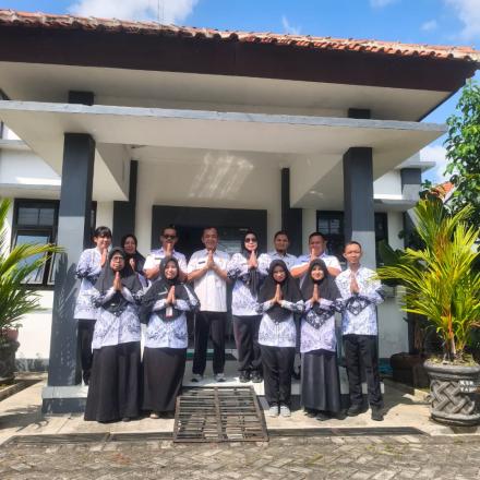 Silahturahmi SD N 1 Mranti kepada Kelurahan Mranti